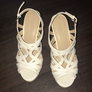 White cork wedges